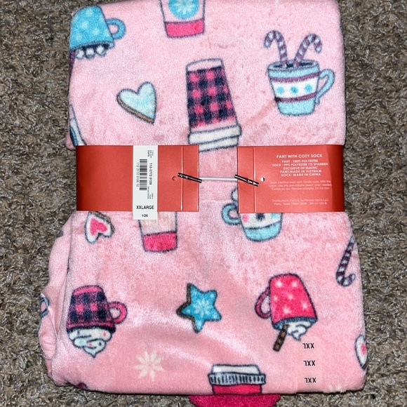 Sleep Chic brand new cozy pants and fuzzy socks - Picture 2 of 4